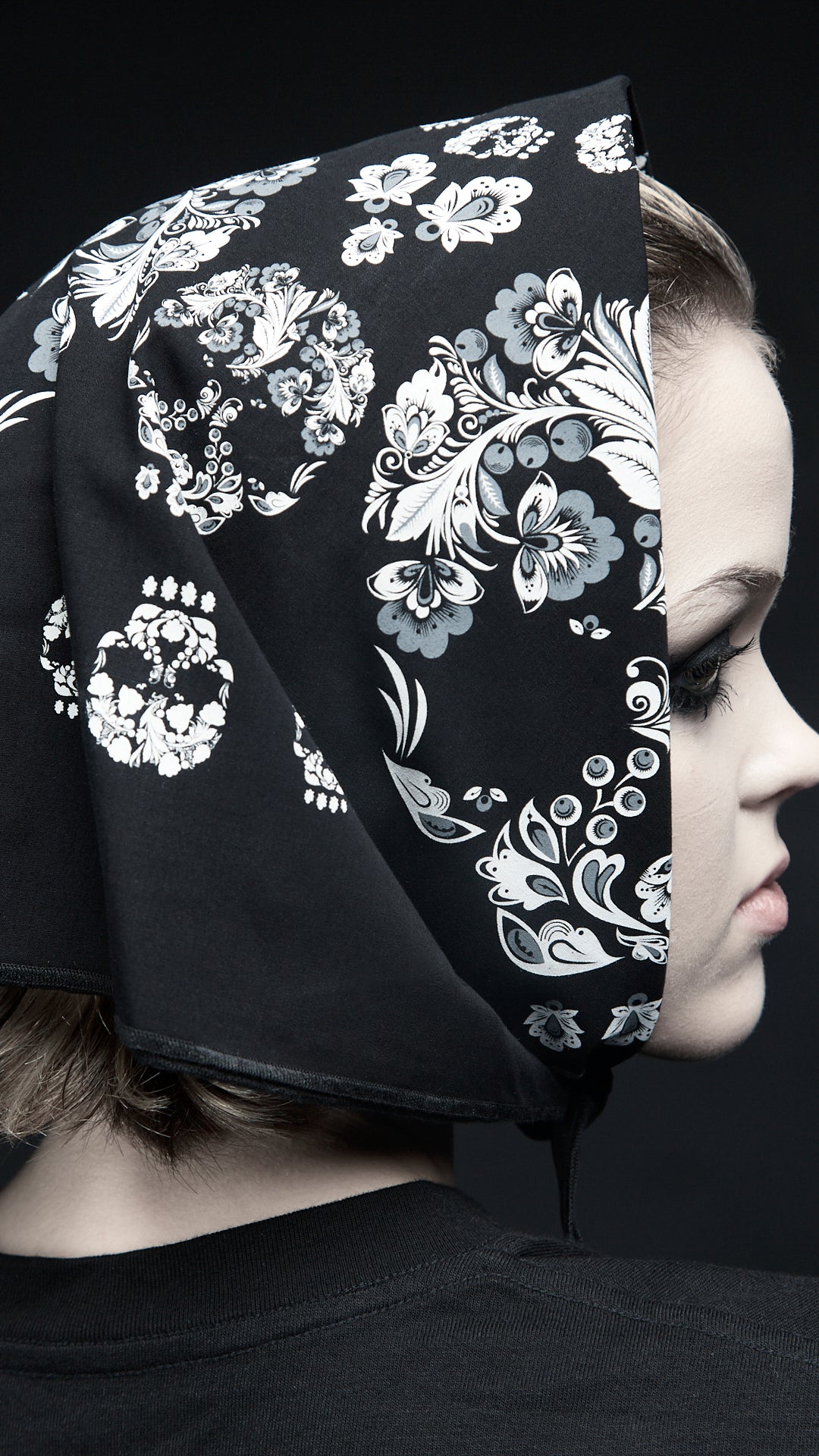«KHOKHLOMA» babushka